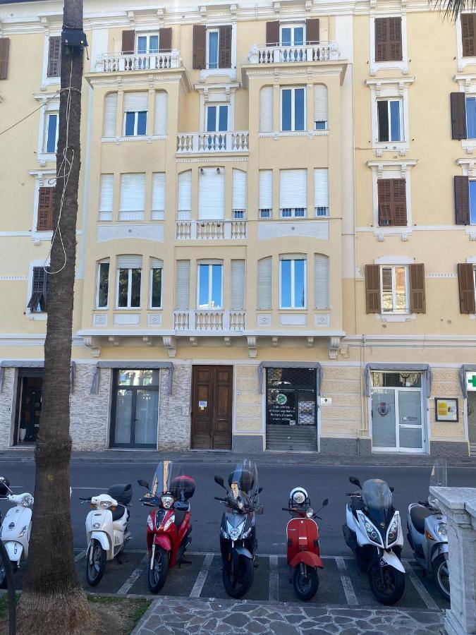 Casa Celeste, Bilocale Nel Pieno Centro Di Alassio Exterior foto